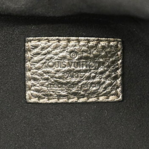 Louis Vuitton Mahina XS Shoulder Bag - Picture 5 of 10